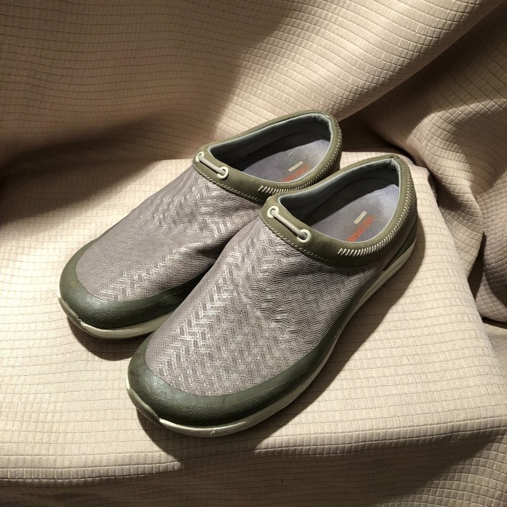 Merrell Aluminum Silver Women's Slip On Sneakers SIze 8.5